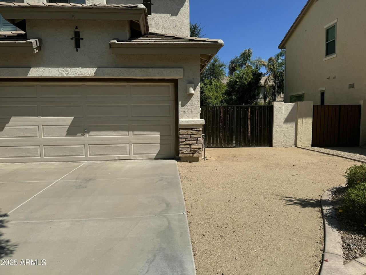 164 W Goldfinch Way - Photo 2 of 17