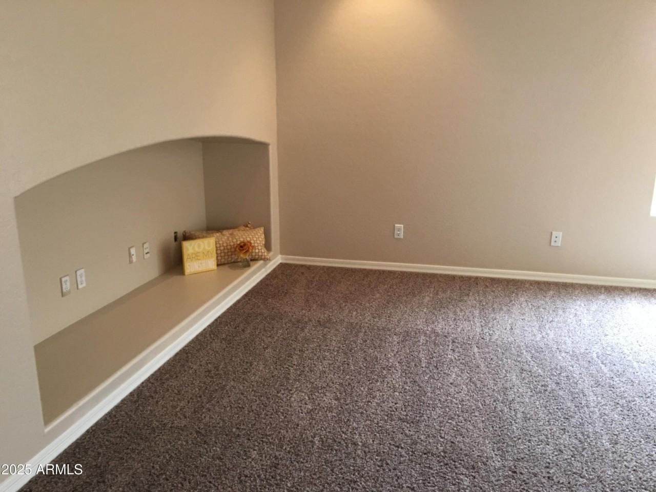 164 W Goldfinch Way - Photo 6 of 17