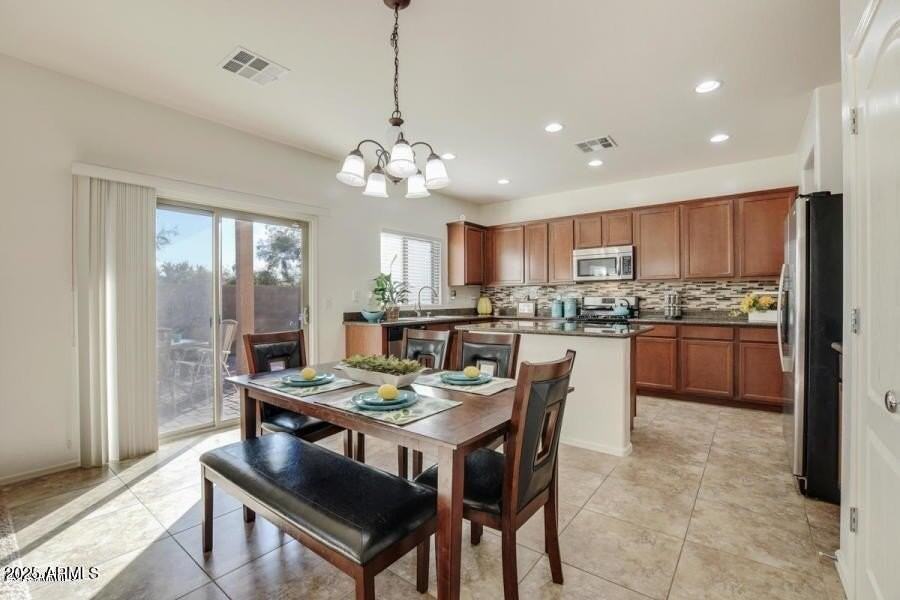 12039 W Leather Ln - Photo 5 of 22