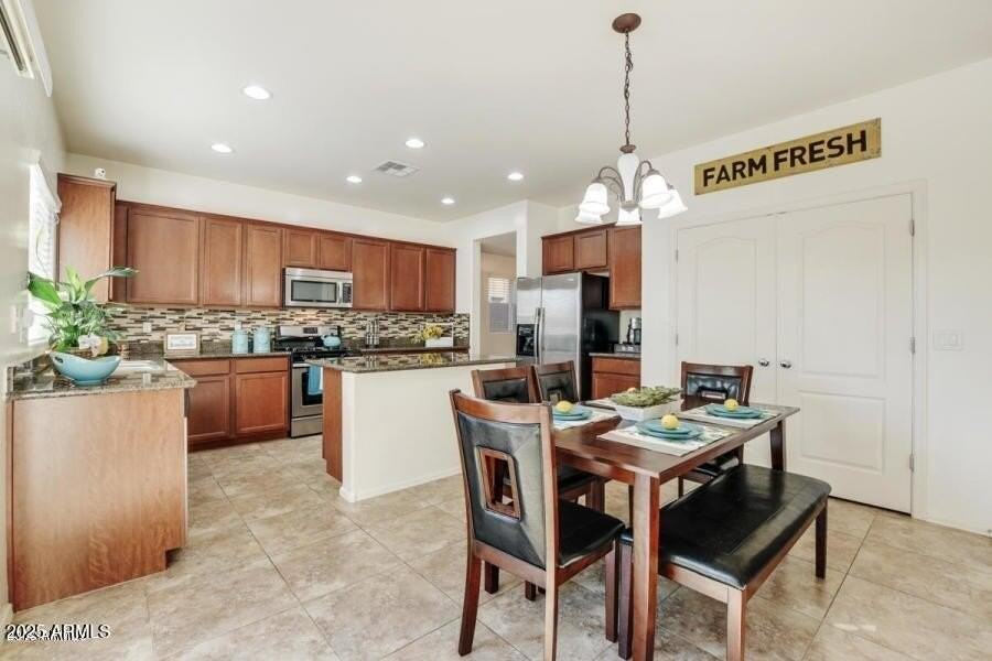 12039 W Leather Ln - Photo 6 of 22