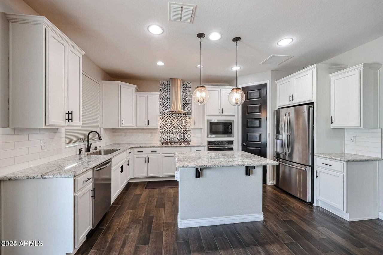 9553 W Donald Dr - Photo 6 of 45