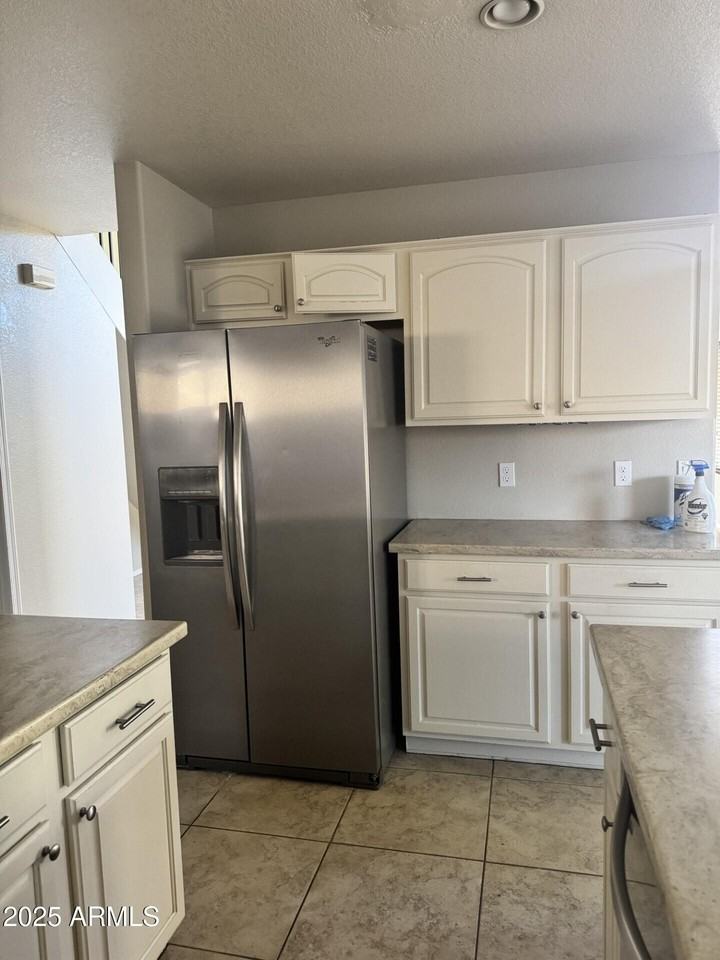 7442 W Via Del Sol Dr - Photo 7 of 22