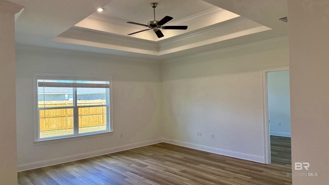 384 Parkerman Ave - Photo 6 of 38