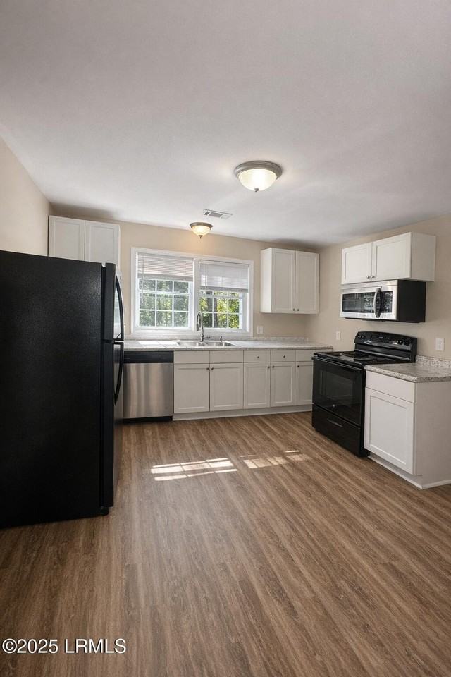 1501 Hogarth St - Photo 7 of 24