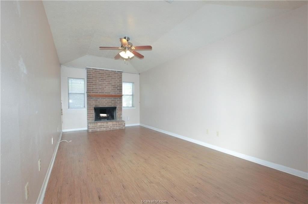 1006 Hardwood Ln - Photo 3 of 13