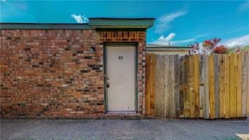 featured image of 725 Peppertree Dr #23