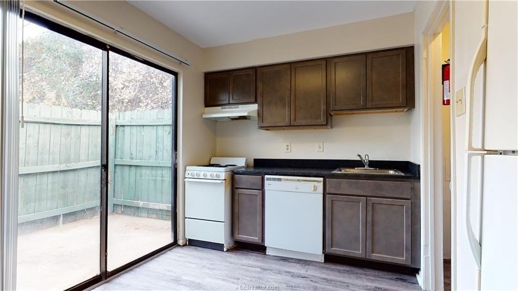 725 Peppertree Dr #23 - Photo 6 of 17