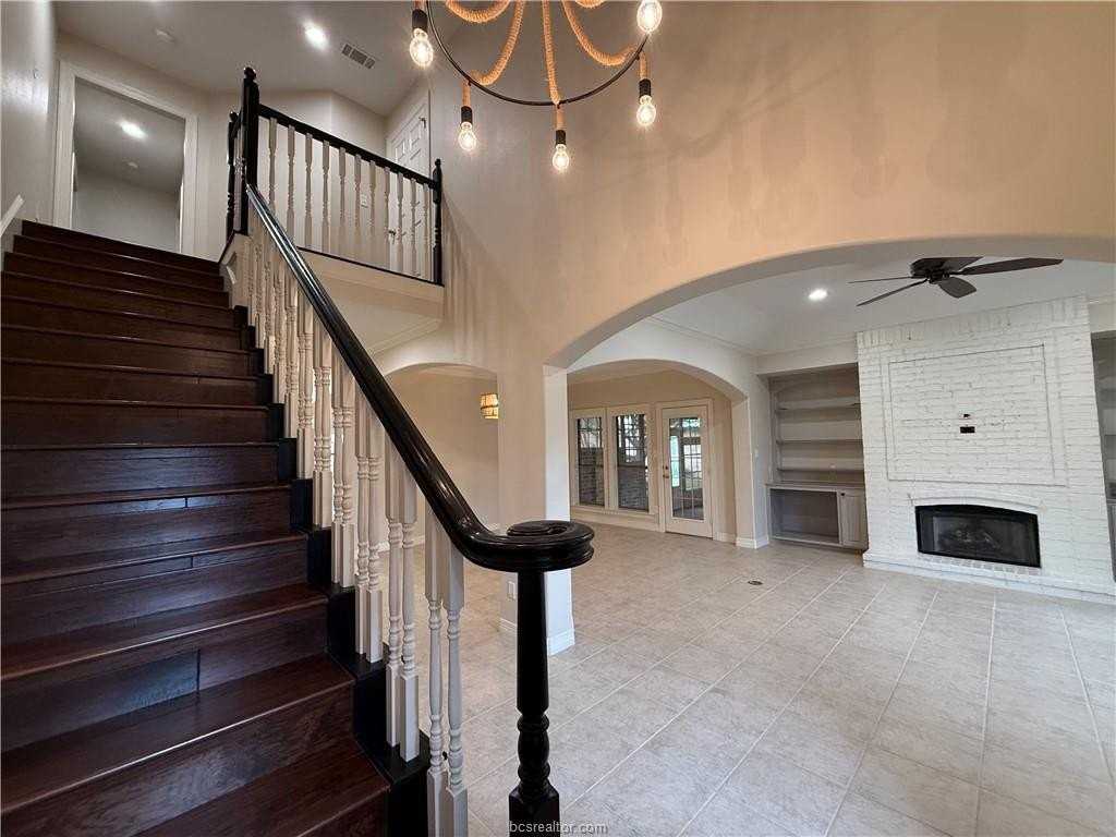 5009 Fairfield Ct - Photo 3 of 25