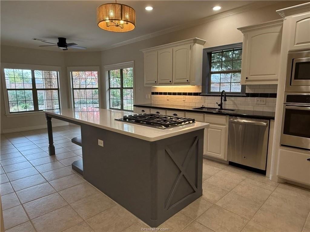 5009 Fairfield Ct - Photo 6 of 25