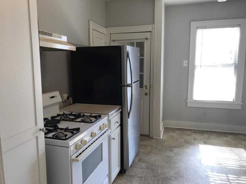 1405 Kavanaugh Blvd - Photo 7 of 12