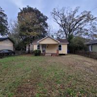 featured image of 2413 Garden Dr