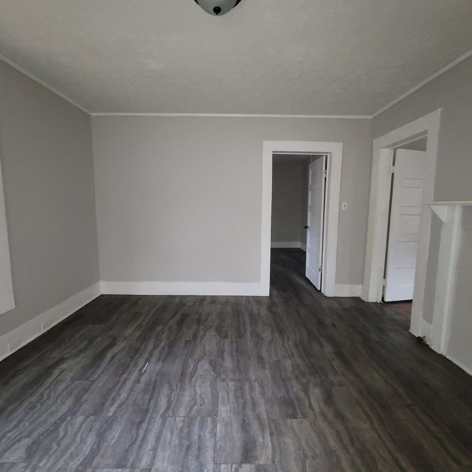 2413 Garden Dr - Photo 4 of 13