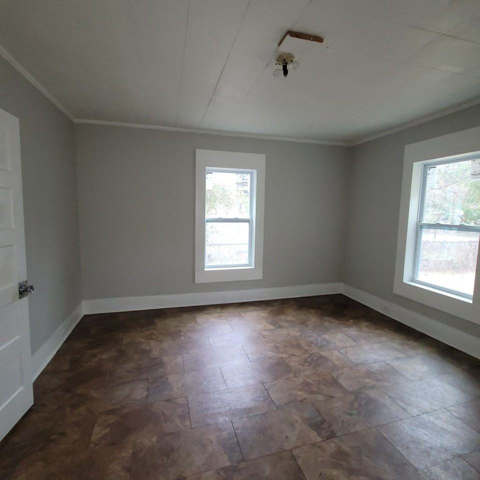 2413 Garden Dr - Photo 6 of 13