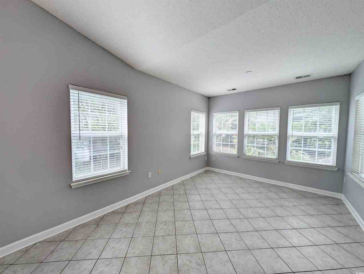 33 Regal Ln - Photo 3 of 27