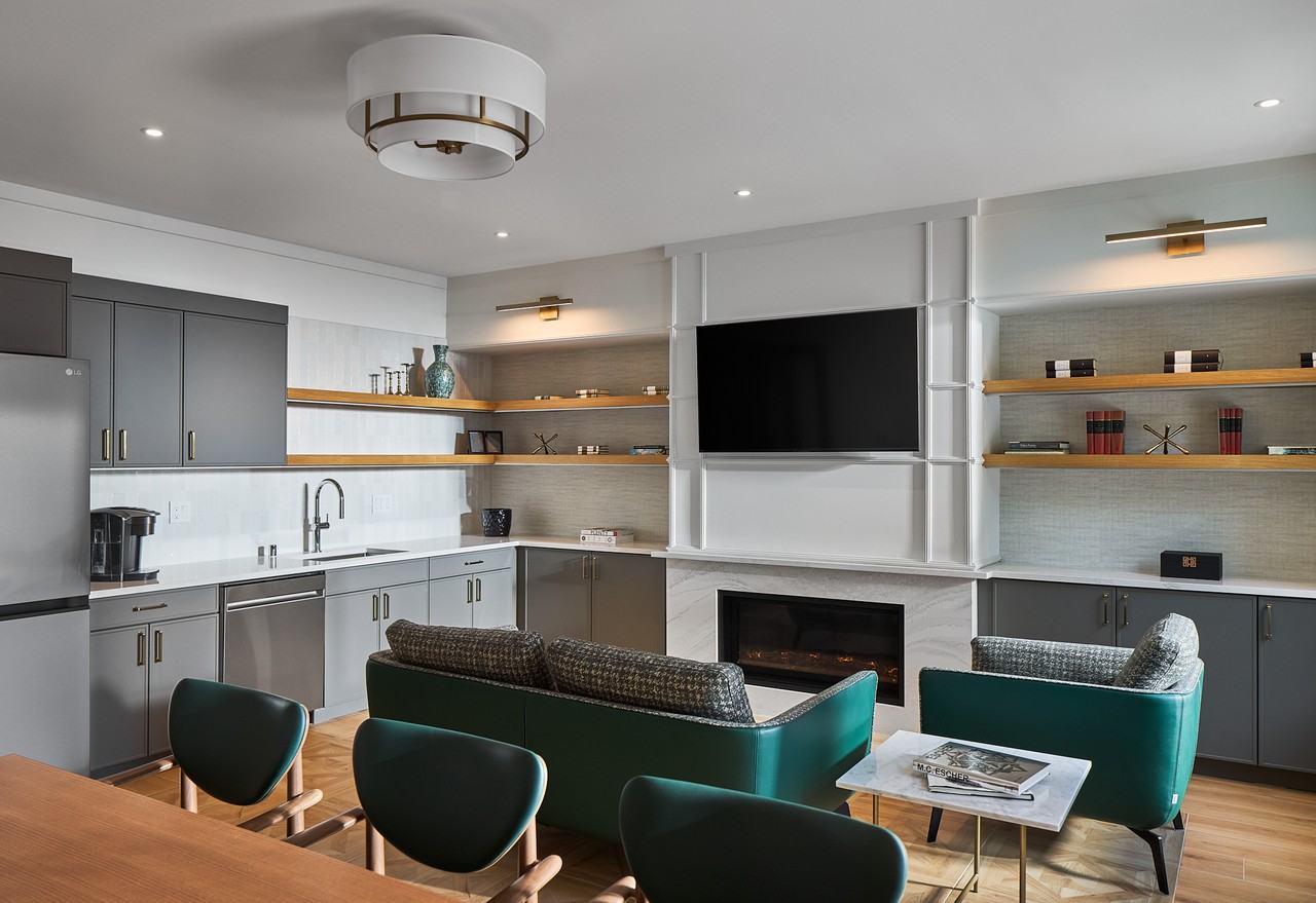 2630 N Hackett Ave #414 - Photo 7 of 11