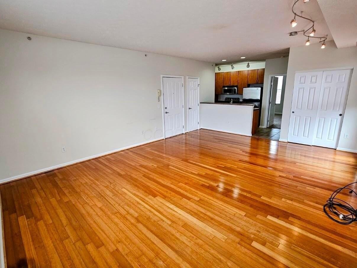 120 E Mound St Apt 2 #2 - Photo 7 of 28