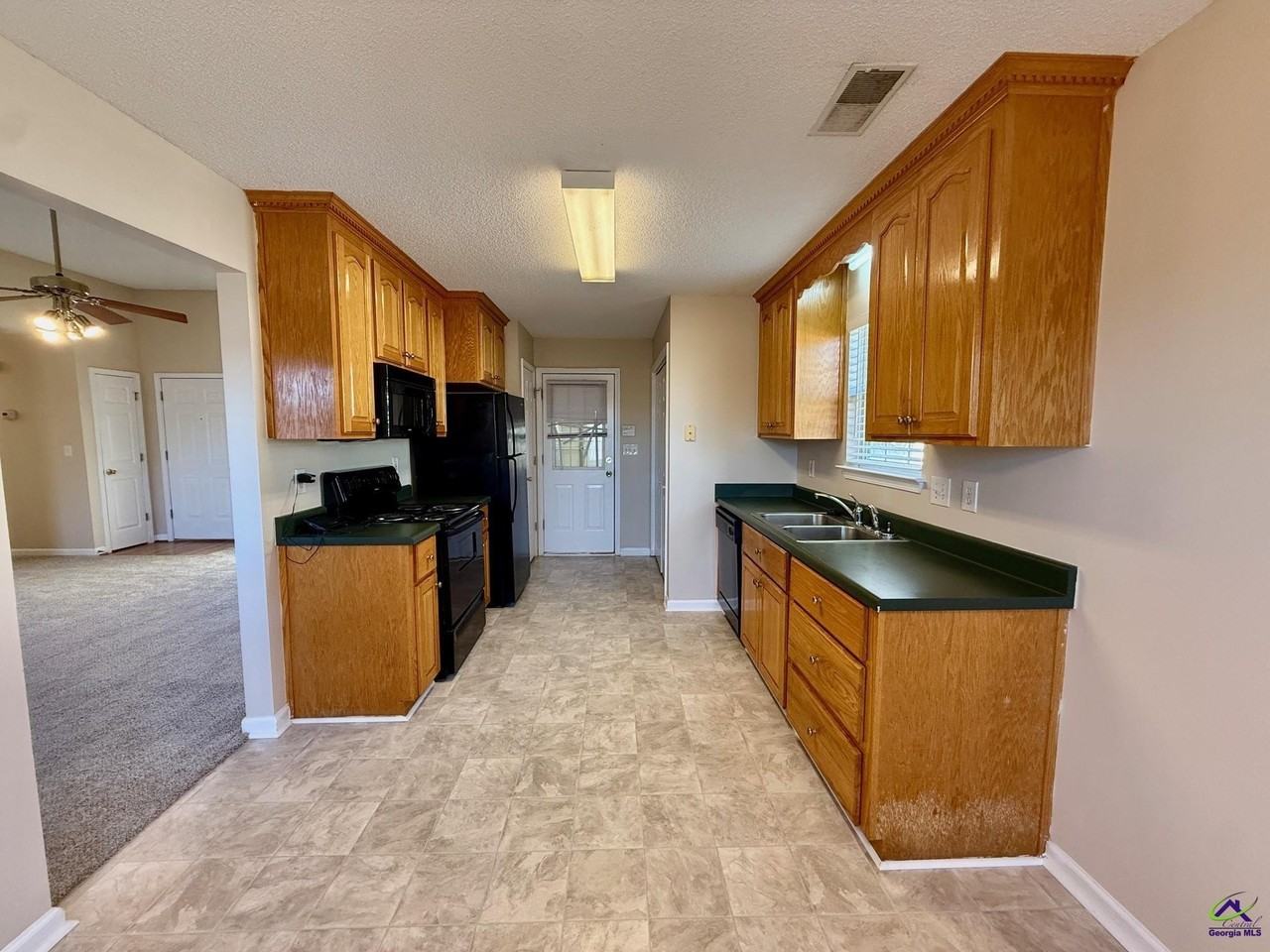 105 Selena Ct - Photo 5 of 17