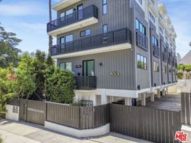 1447 N Martel Ave - Photo 1 of 1