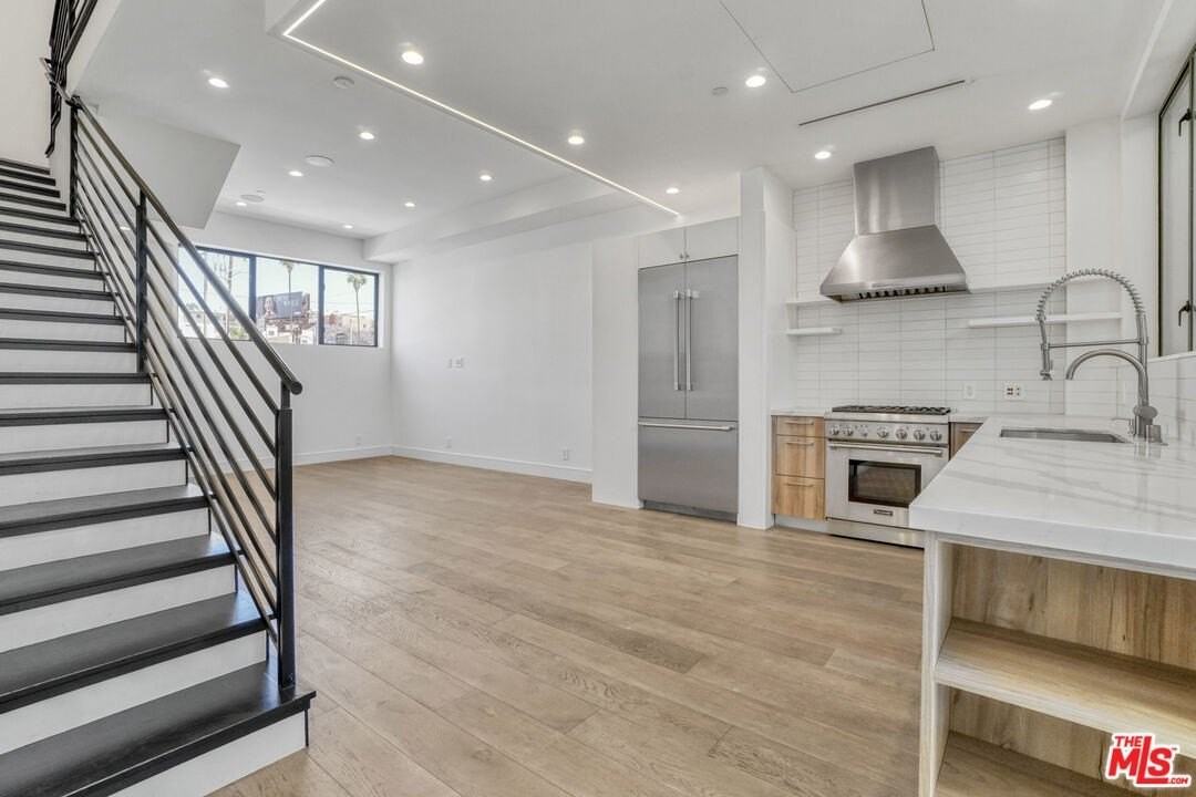 1447 N Martel Ave - Photo 2 of 30