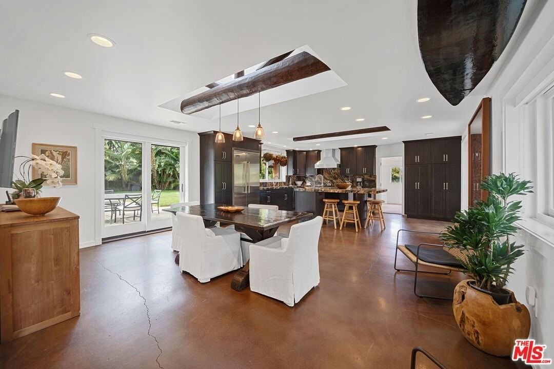 6522 Wildlife Rd - Photo 4 of 18