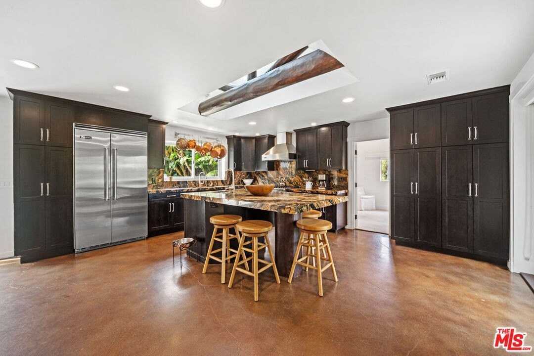 6522 Wildlife Rd - Photo 5 of 18