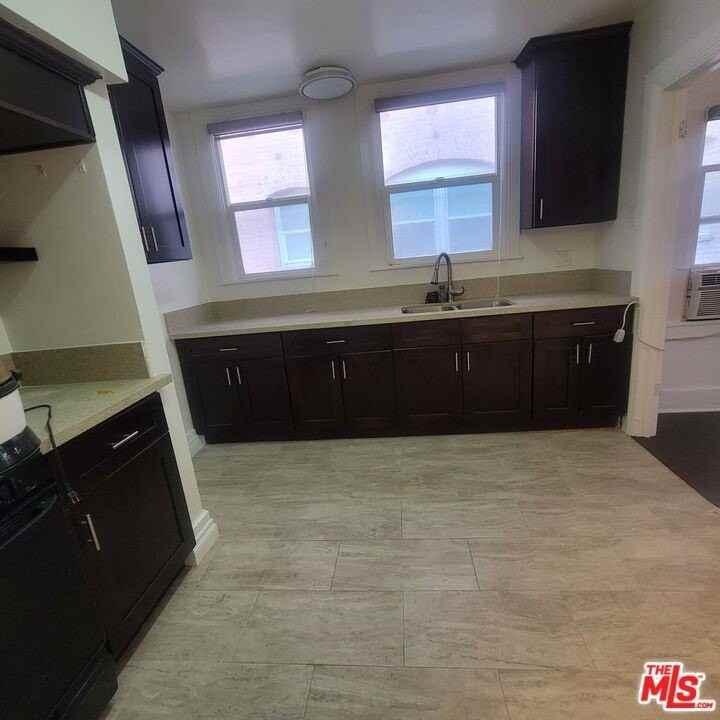 150 S Kenmore Ave Unit 150 1/2 #150-1-2 - Photo 6 of 9