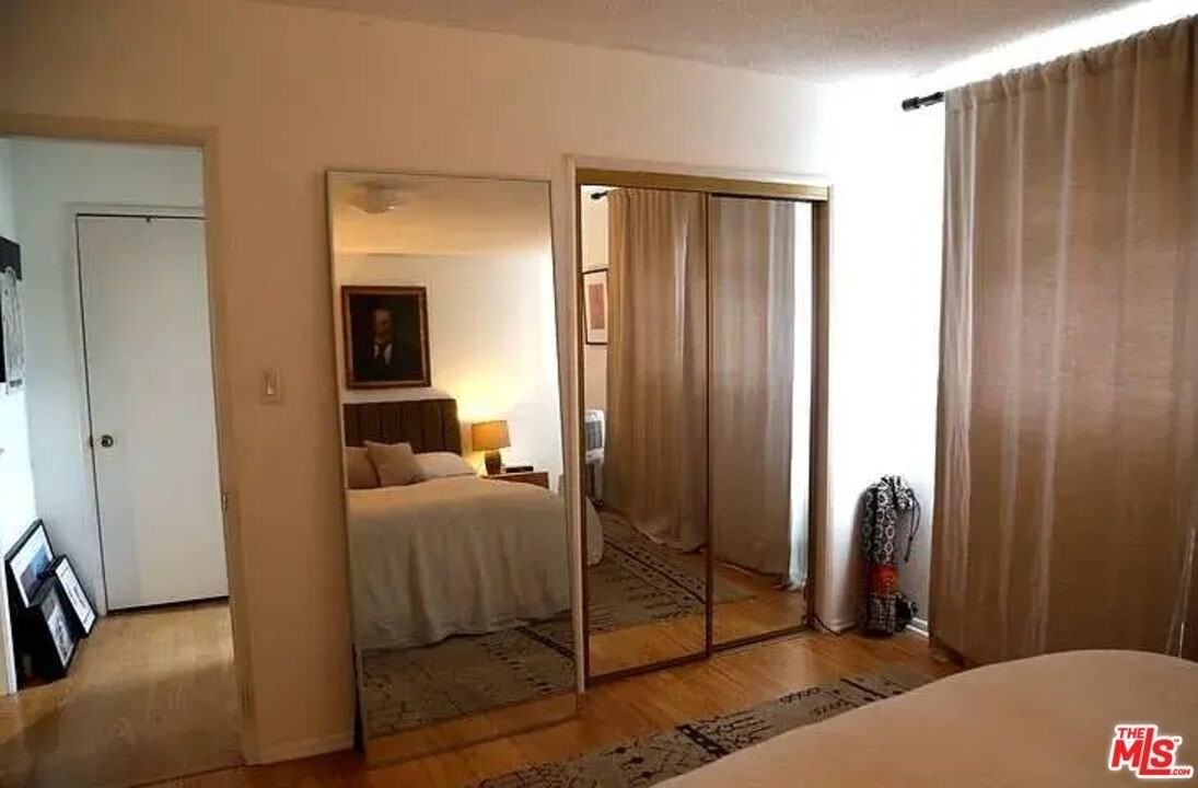 534 Santa Clara Ave Apt 6 #6 - Photo 2 of 25