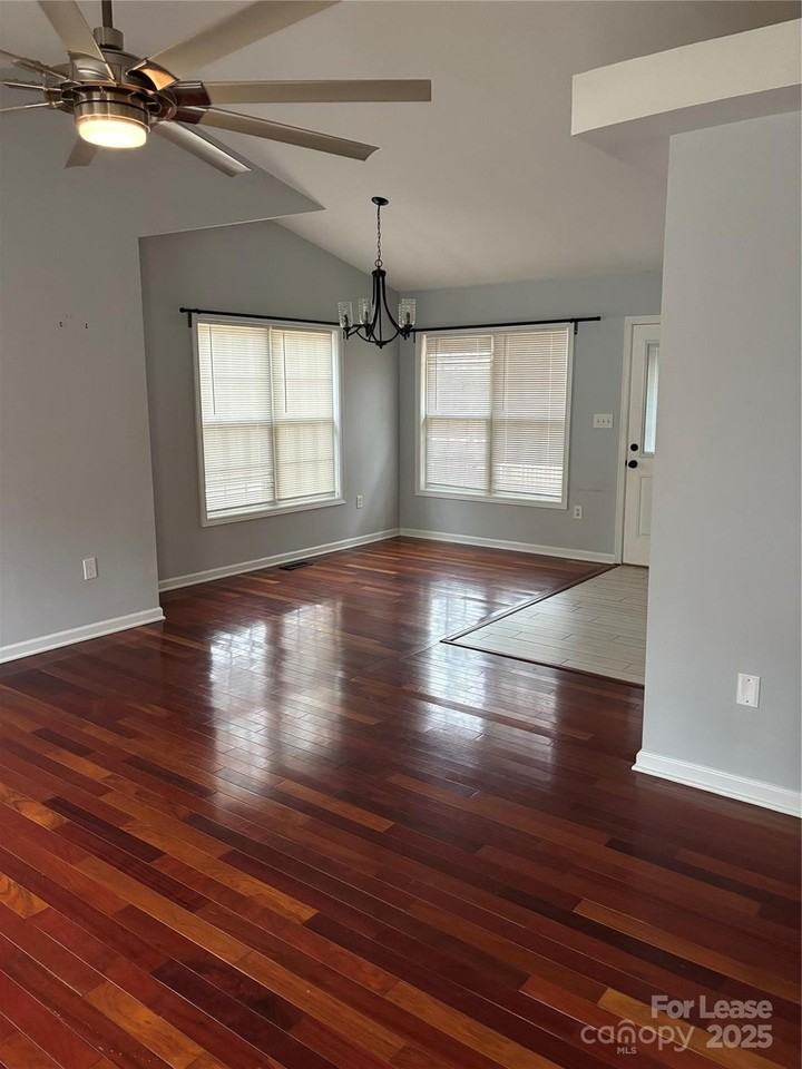 3413 Mooring Pl - Photo 4 of 17