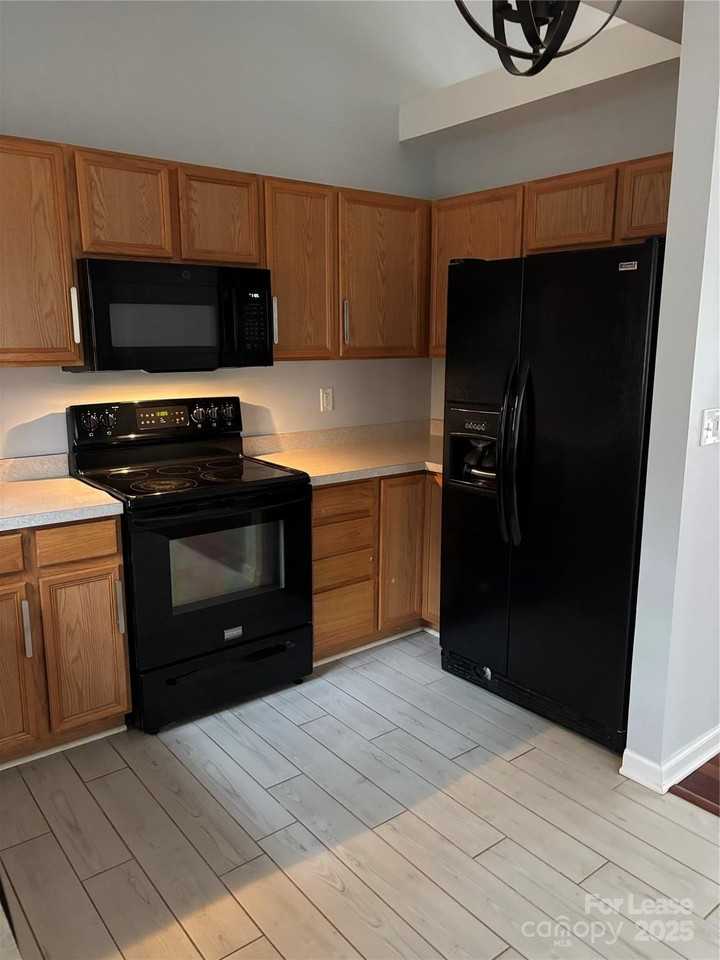 3413 Mooring Pl - Photo 7 of 17