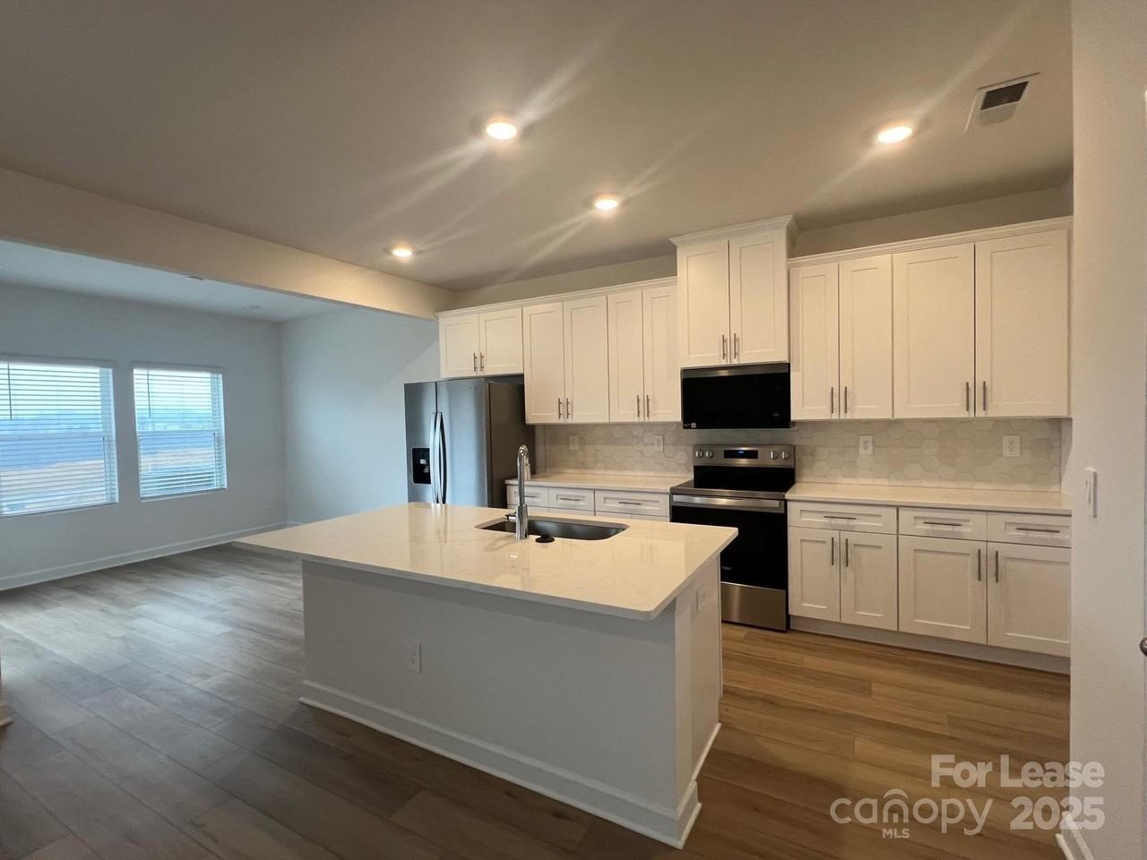 1432 Wildflower St - Photo 5 of 21