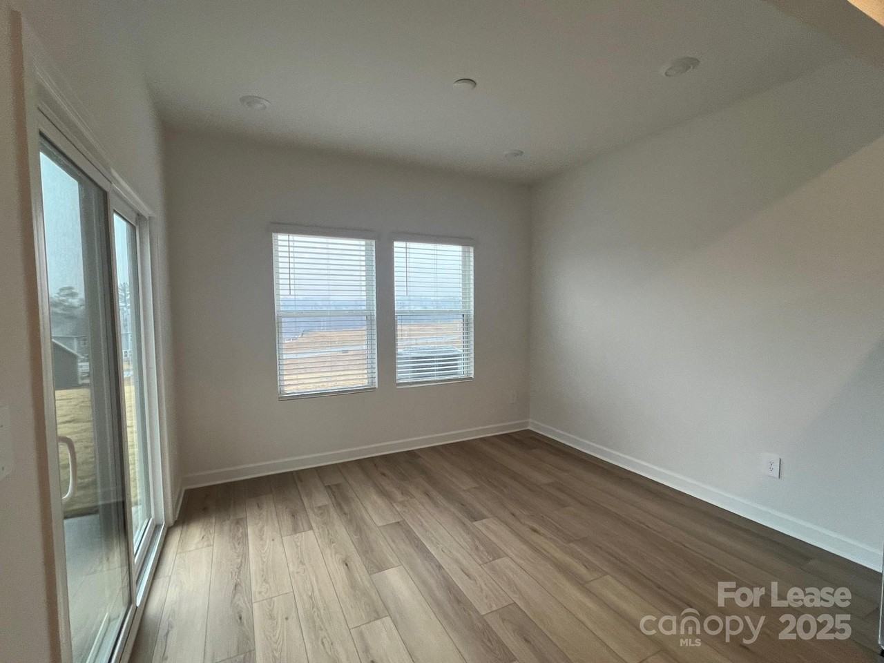 1432 Wildflower St - Photo 6 of 21