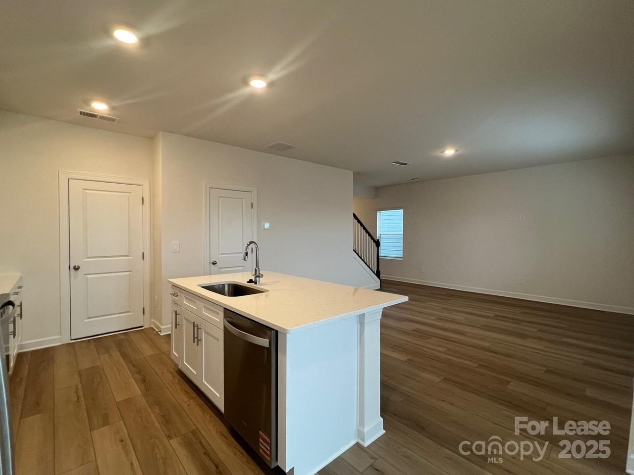 1432 Wildflower St - Photo 7 of 21