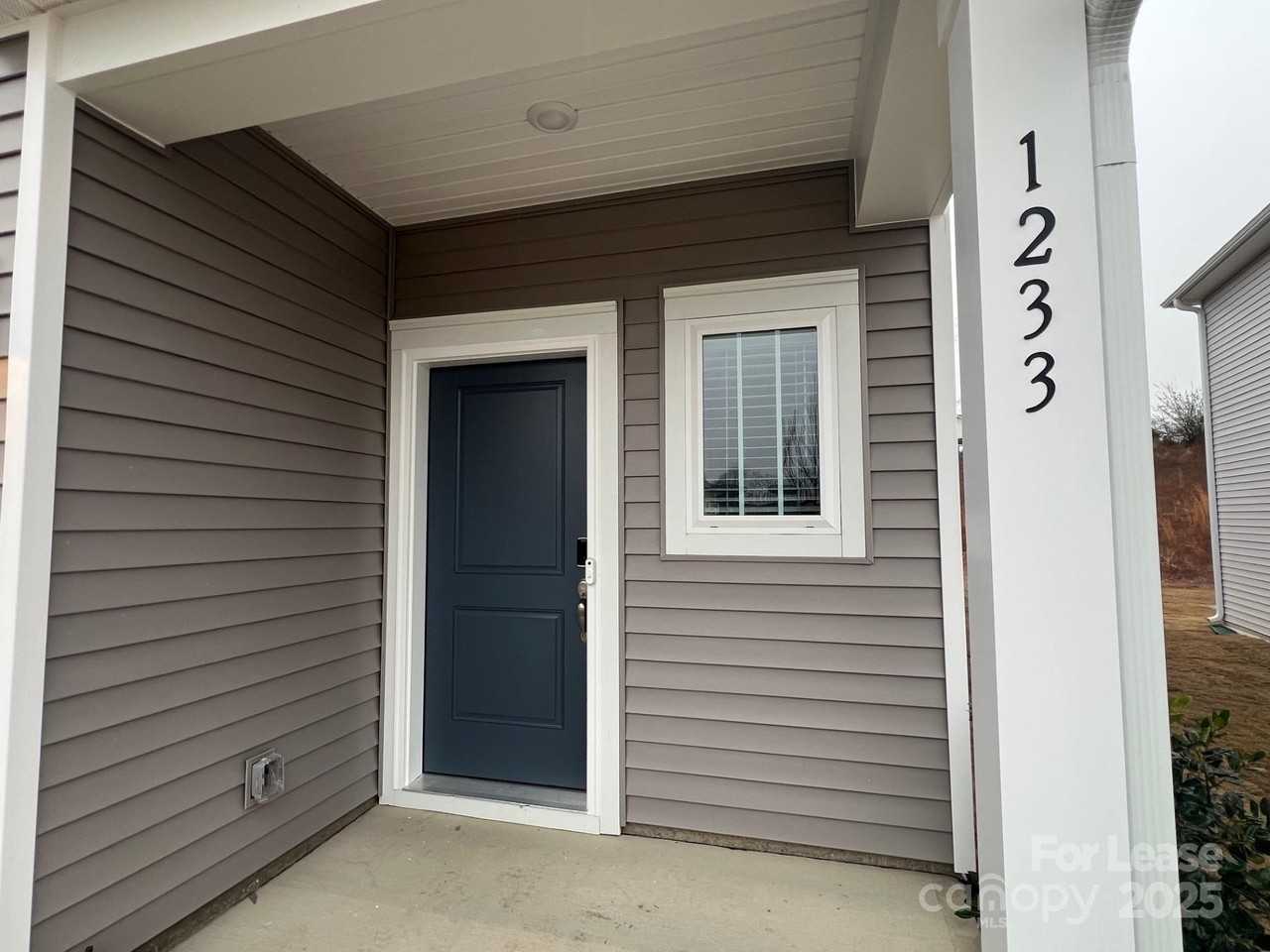 1233 30th Street Ln Ne - Photo 2 of 19