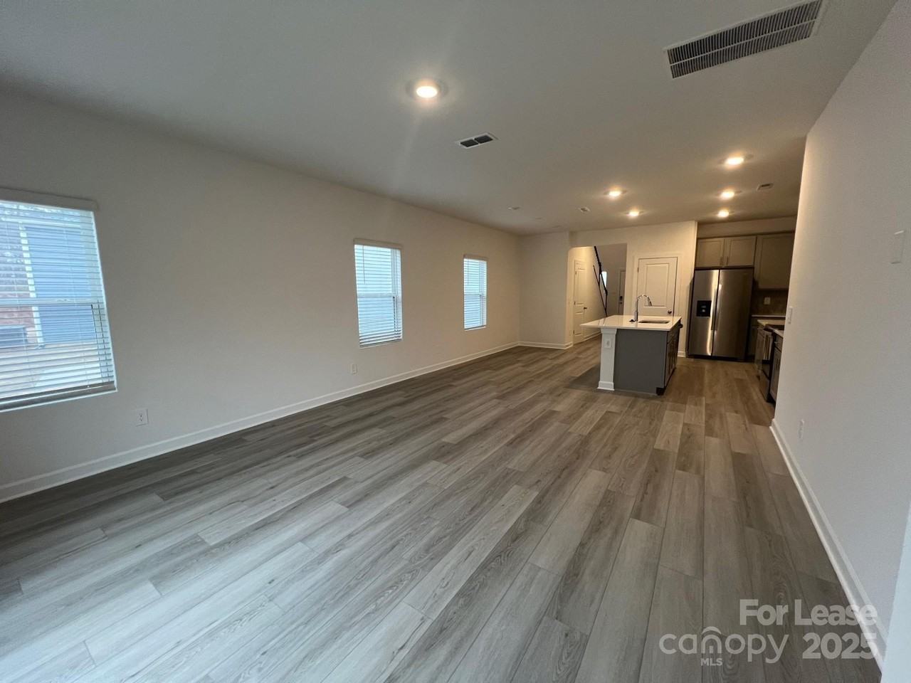 1233 30th Street Ln Ne - Photo 3 of 19