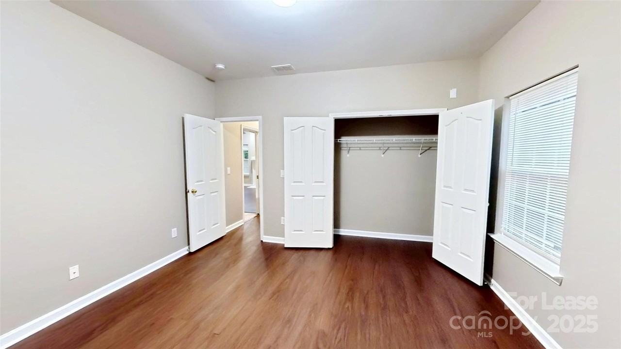 2442 Windsor Chase Dr - Photo 7 of 12