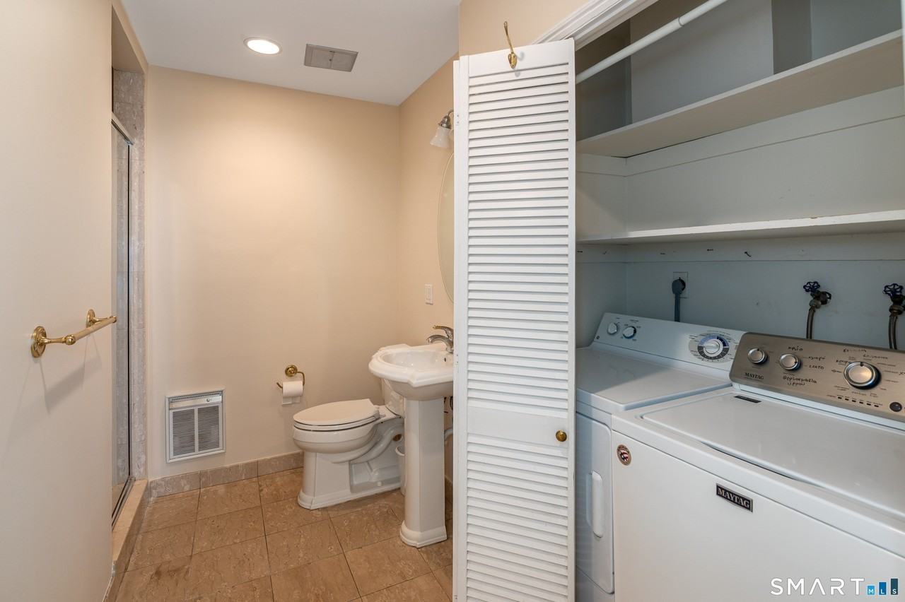 48 Lanell Dr - Photo 6 of 20