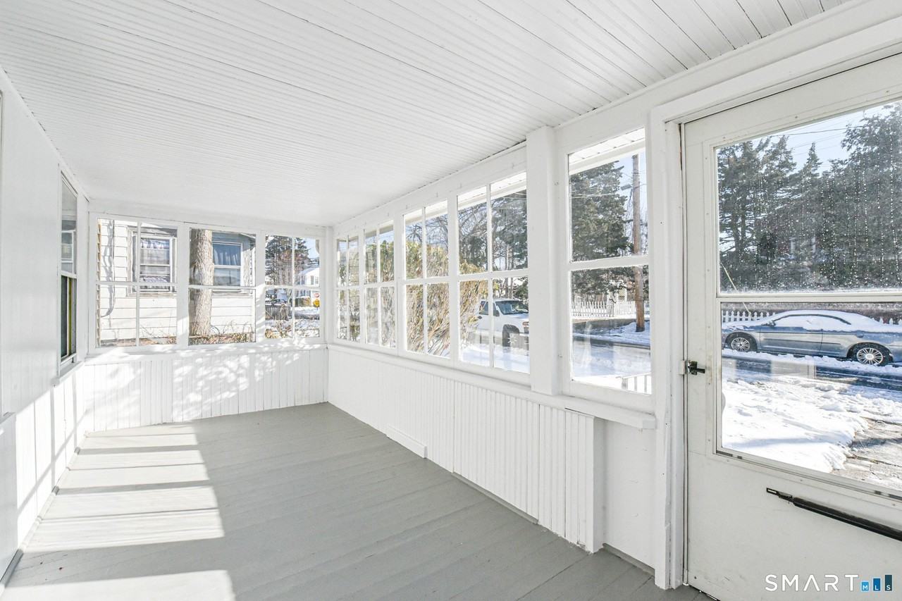 6 Springdale St - Photo 4 of 32