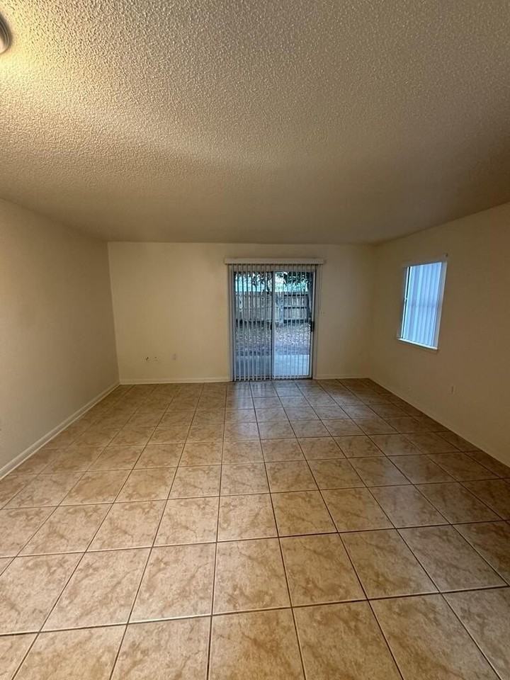 122 Scottwood Dr Se - Photo 5 of 17