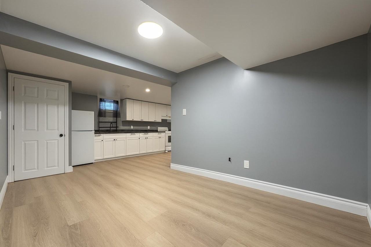 73 Pearce Ave Lowr - Photo 6 of 16