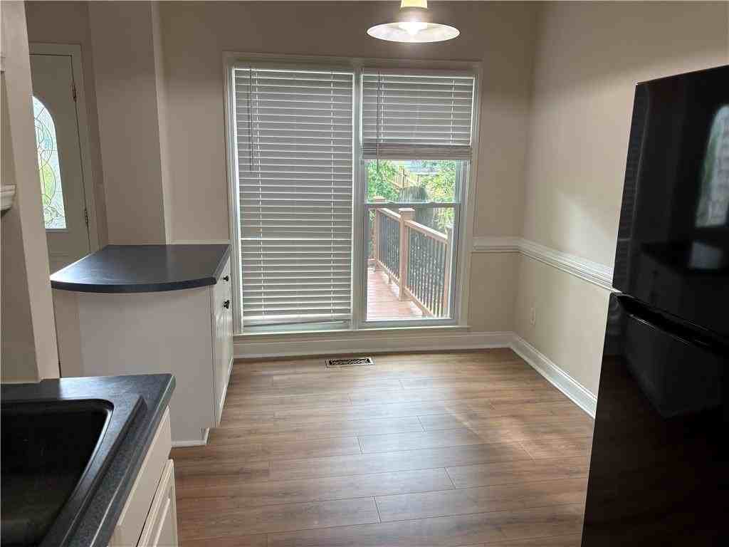 4747 Julian Way - Photo 4 of 27