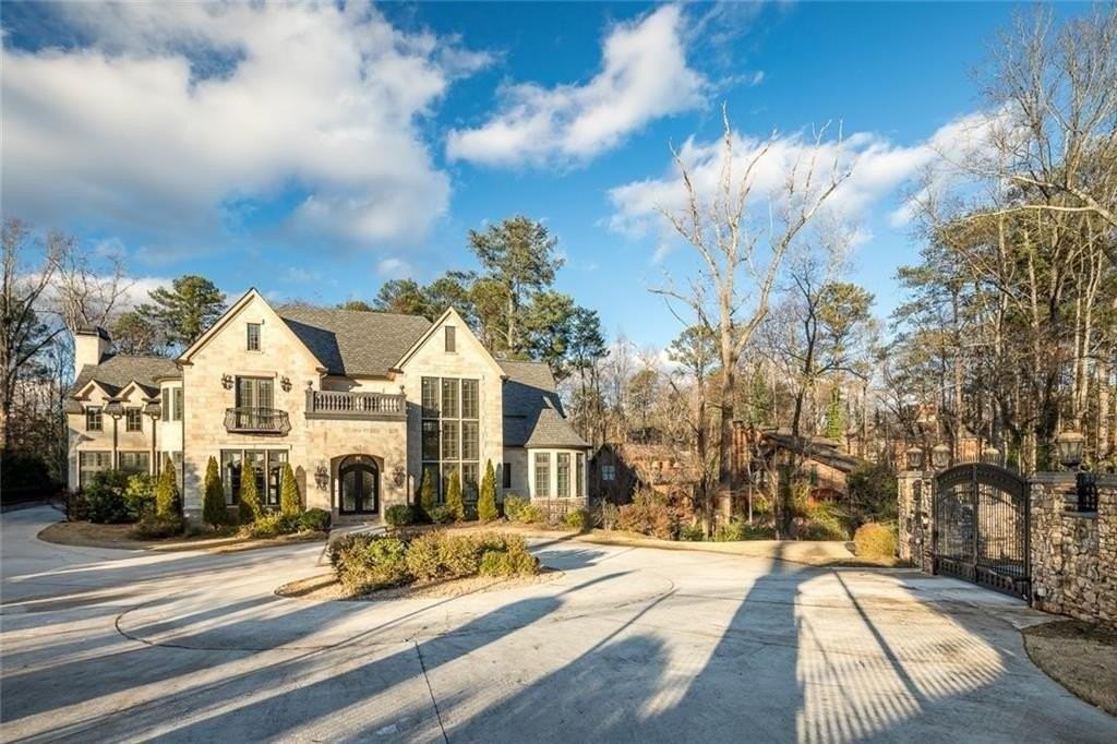 35 Mount Paran Rd - Photo 2 of 50