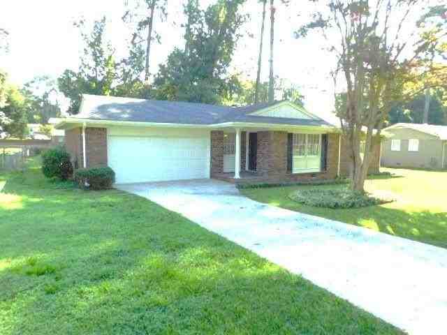 879 Forest Ridge Dr Se