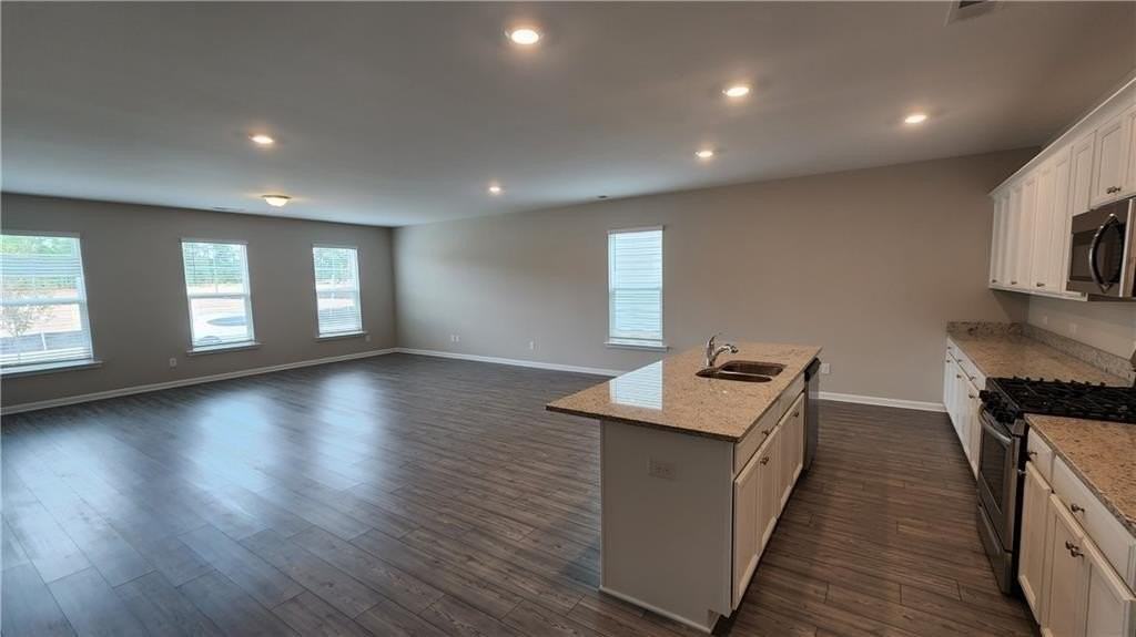 400 Grey Falcon Ave - Photo 3 of 31