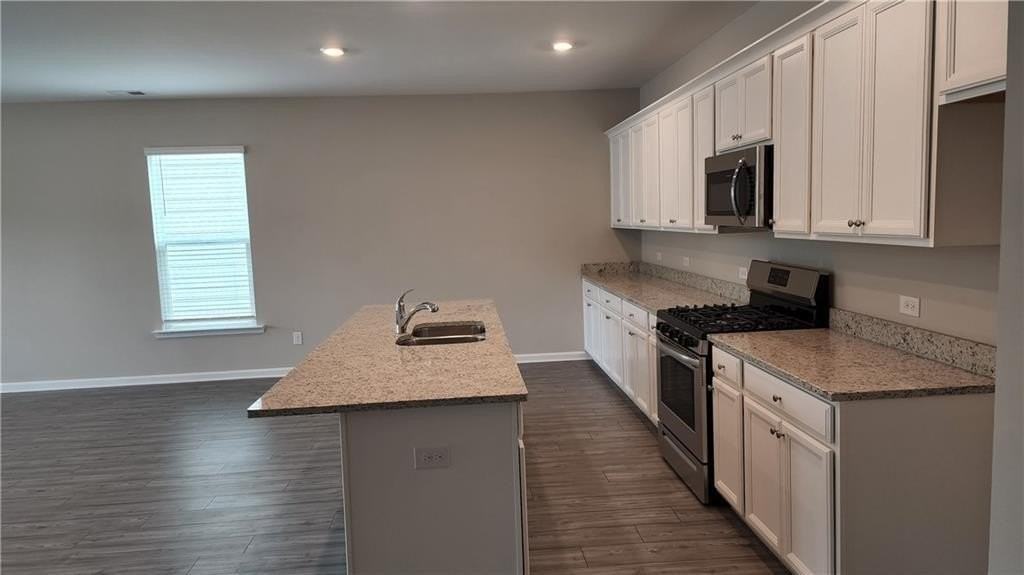 400 Grey Falcon Ave - Photo 5 of 31