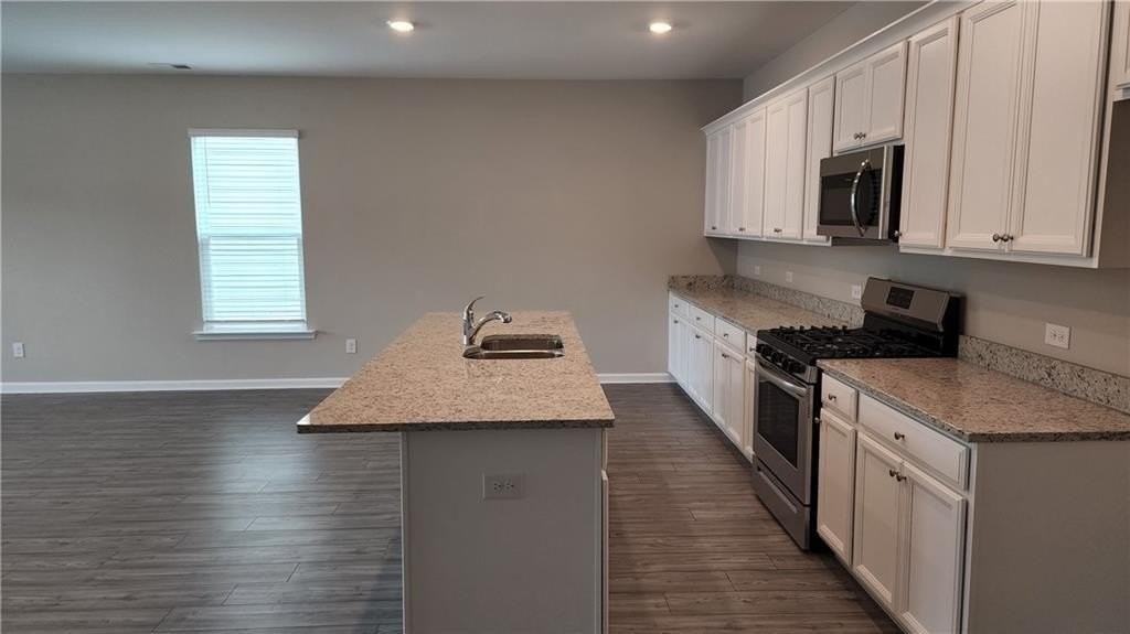 400 Grey Falcon Ave - Photo 6 of 31