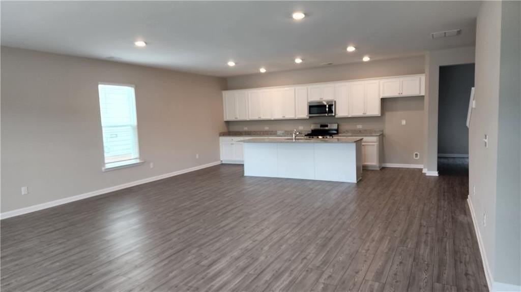 400 Grey Falcon Ave - Photo 7 of 31