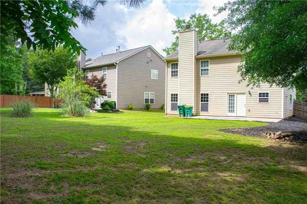 444 Crestmont Ln - Photo 2 of 12