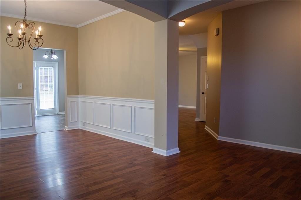 444 Crestmont Ln - Photo 3 of 12