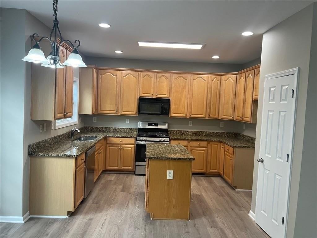 365 Vinings Vintage Cir - Photo 2 of 27