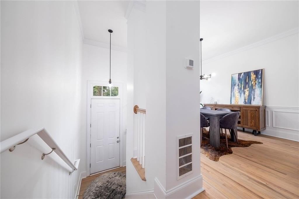 1572 Mosaic Way - Photo 3 of 33